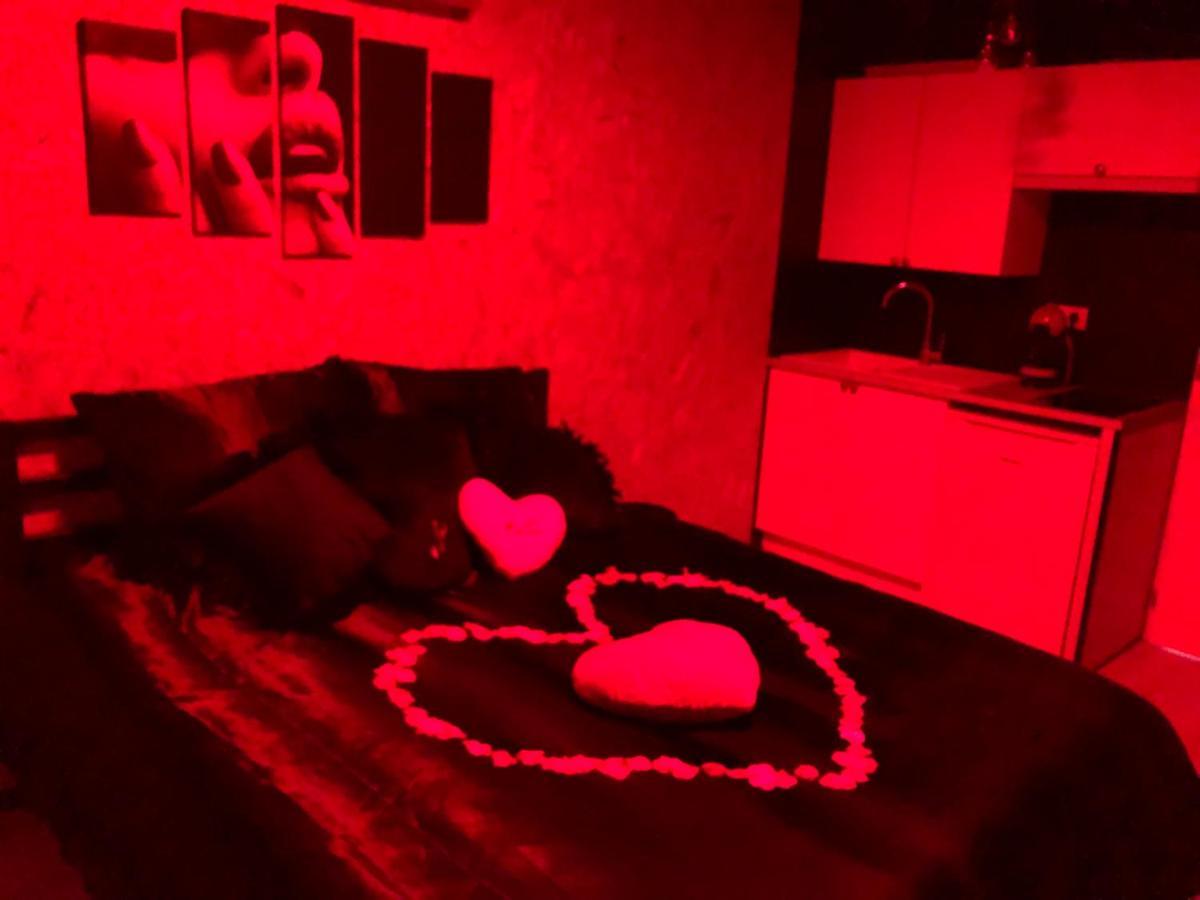 Mini Love Room Jacuzzi Privatif Urimenil Екстериор снимка