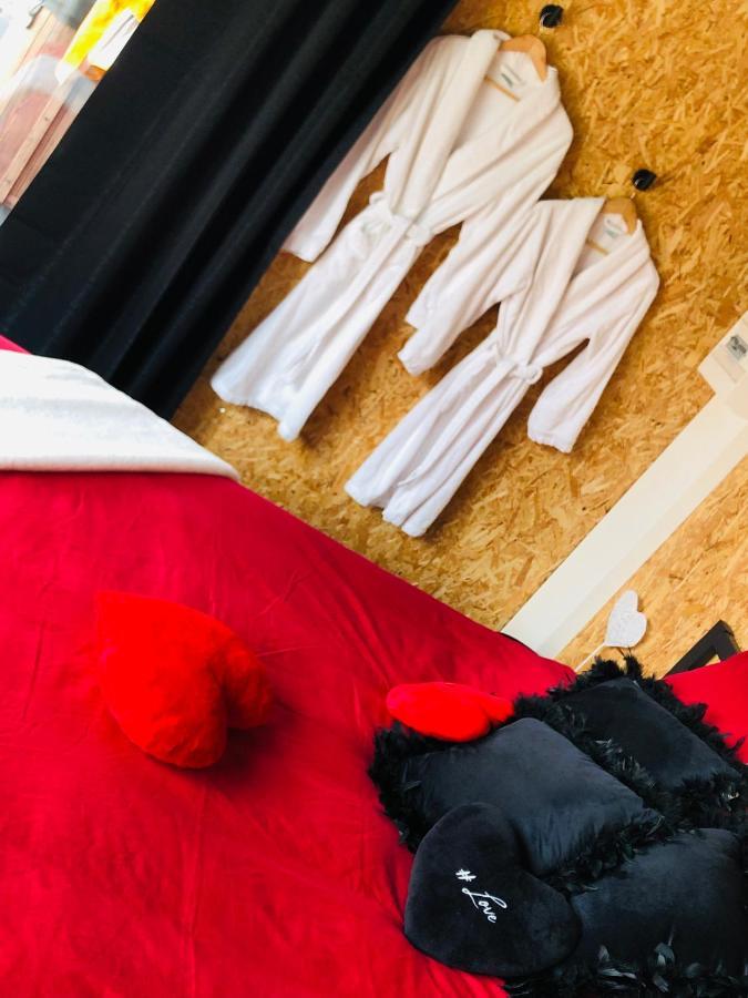 Mini Love Room Jacuzzi Privatif Urimenil Екстериор снимка