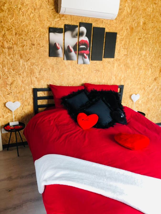 Mini Love Room Jacuzzi Privatif Urimenil Екстериор снимка