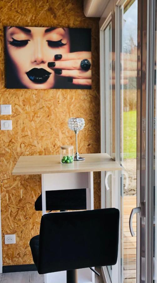 Mini Love Room Jacuzzi Privatif Urimenil Екстериор снимка