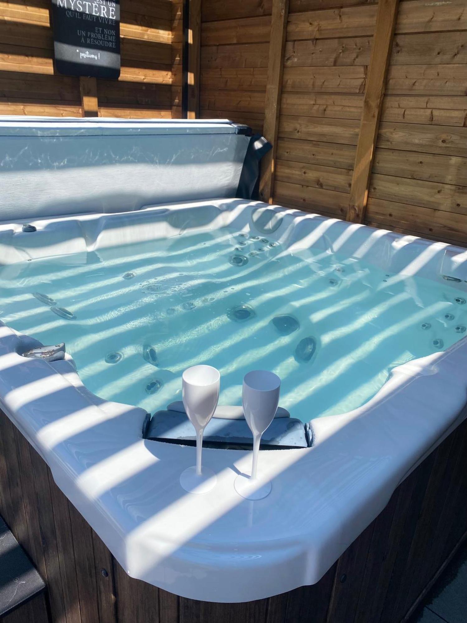 Mini Love Room Jacuzzi Privatif Urimenil Екстериор снимка